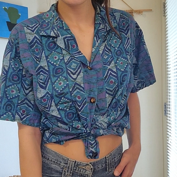 《Vintage multi print hawaiian top》 - Picture 3 of 14
